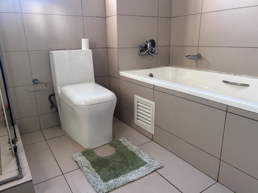 2 Bedroom Property for Sale in Erand Gardens Gauteng