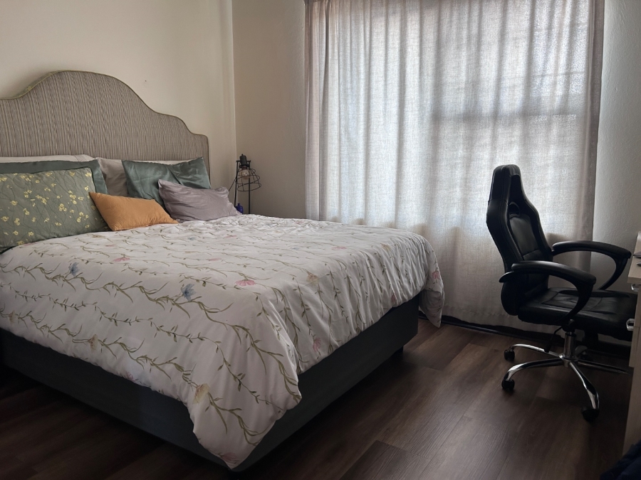 2 Bedroom Property for Sale in Erand Gardens Gauteng