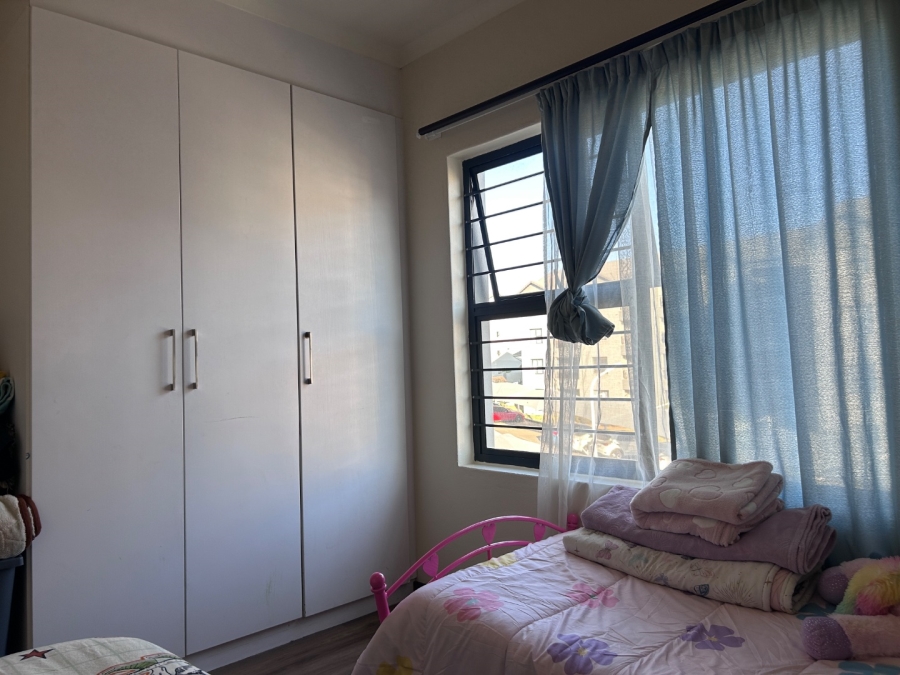 2 Bedroom Property for Sale in Erand Gardens Gauteng
