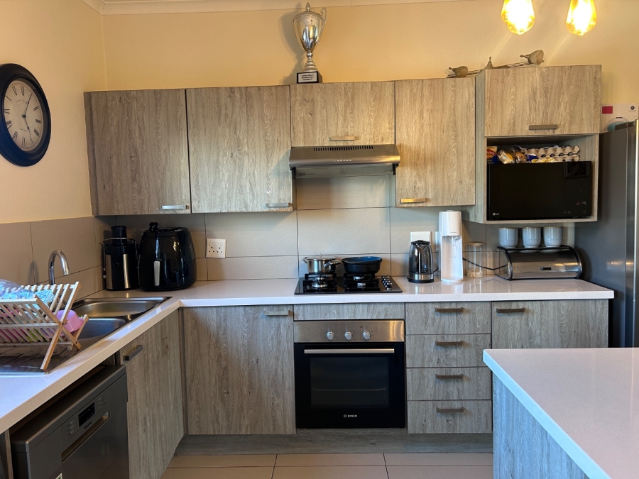 2 Bedroom Property for Sale in Erand Gardens Gauteng