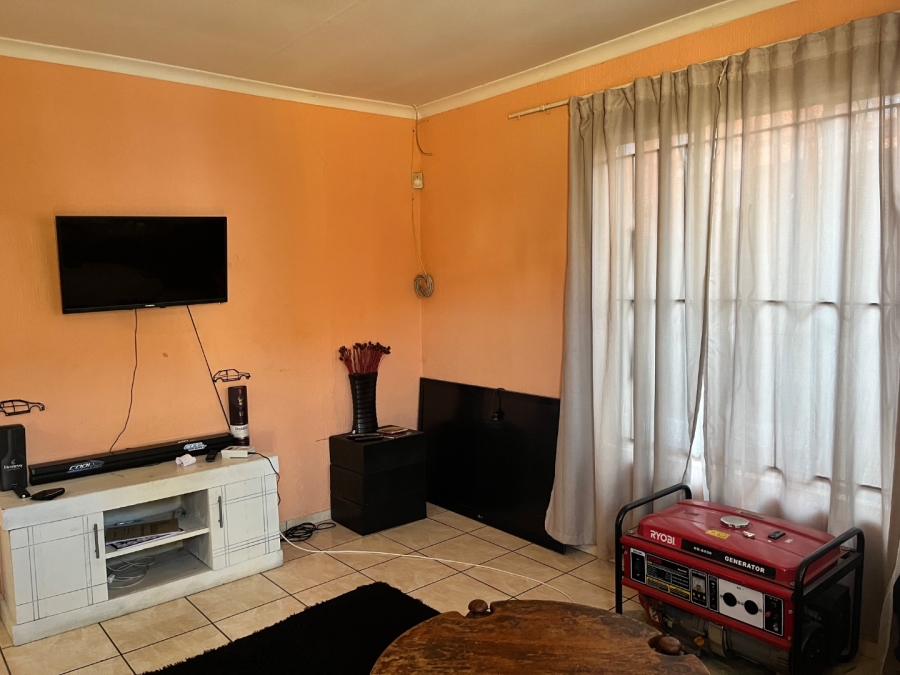 3 Bedroom Property for Sale in Clayville East Gauteng