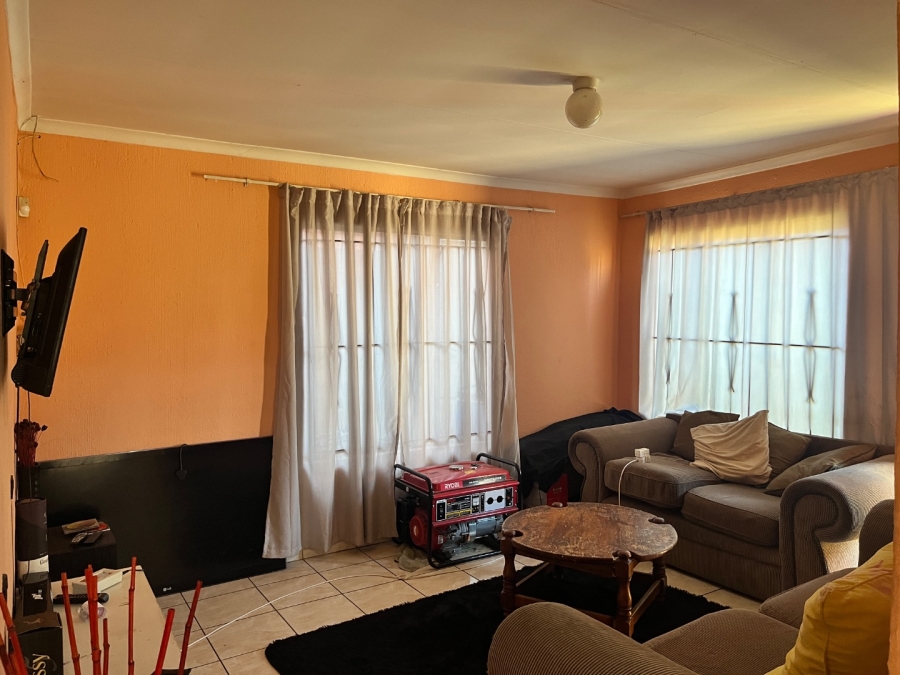 3 Bedroom Property for Sale in Clayville East Gauteng