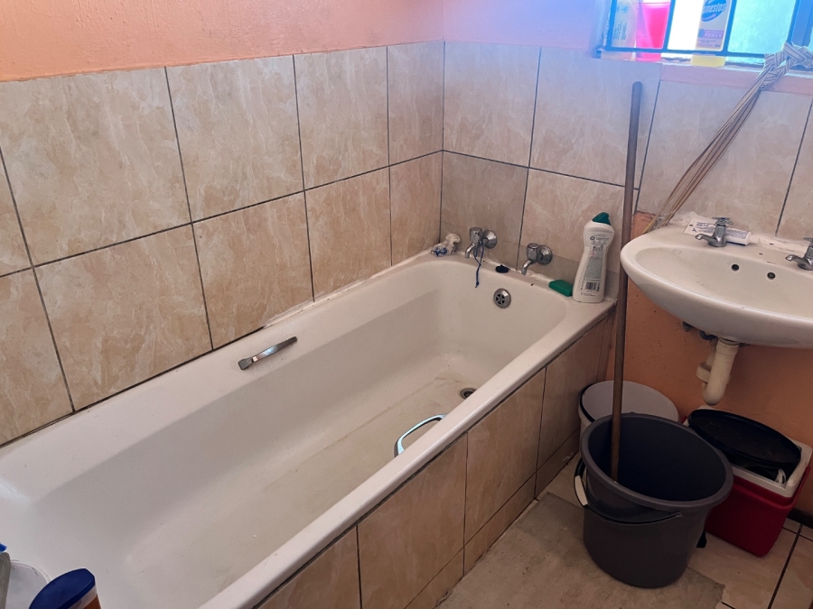 3 Bedroom Property for Sale in Clayville East Gauteng