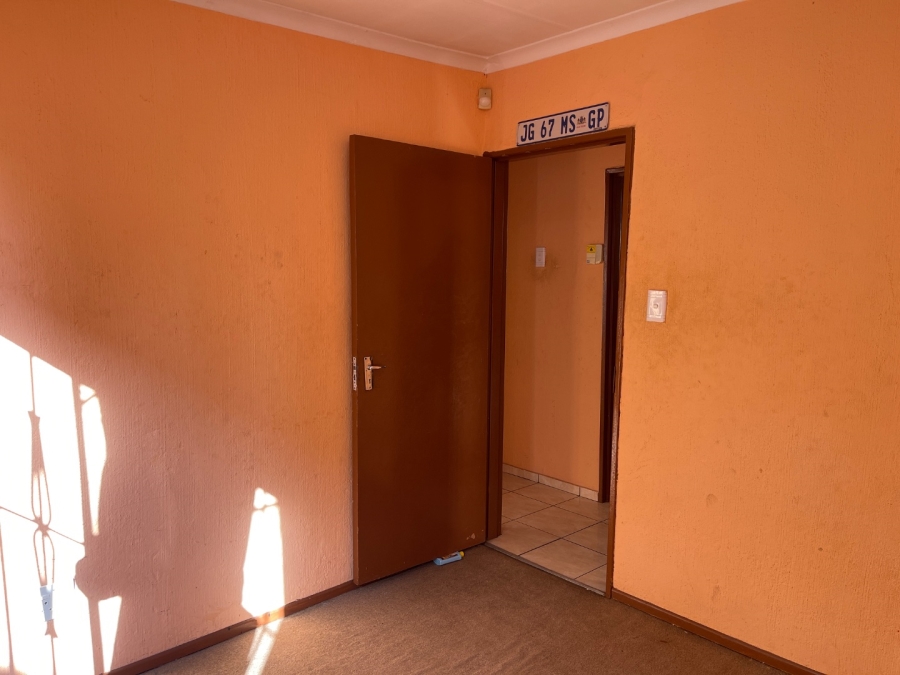 3 Bedroom Property for Sale in Clayville East Gauteng