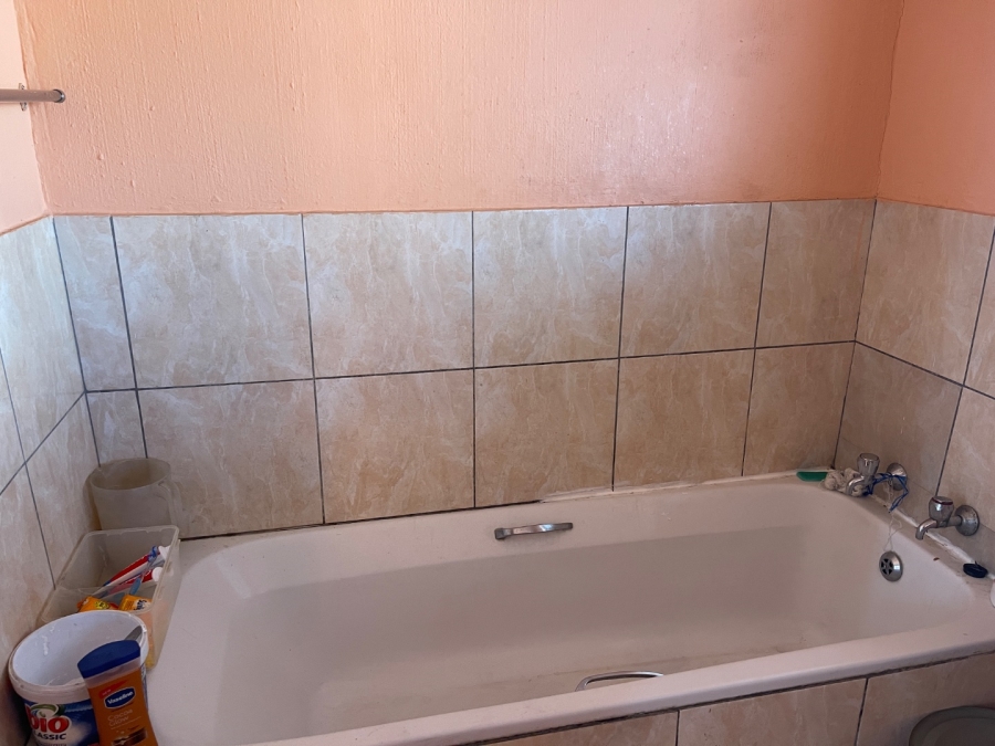 3 Bedroom Property for Sale in Clayville East Gauteng