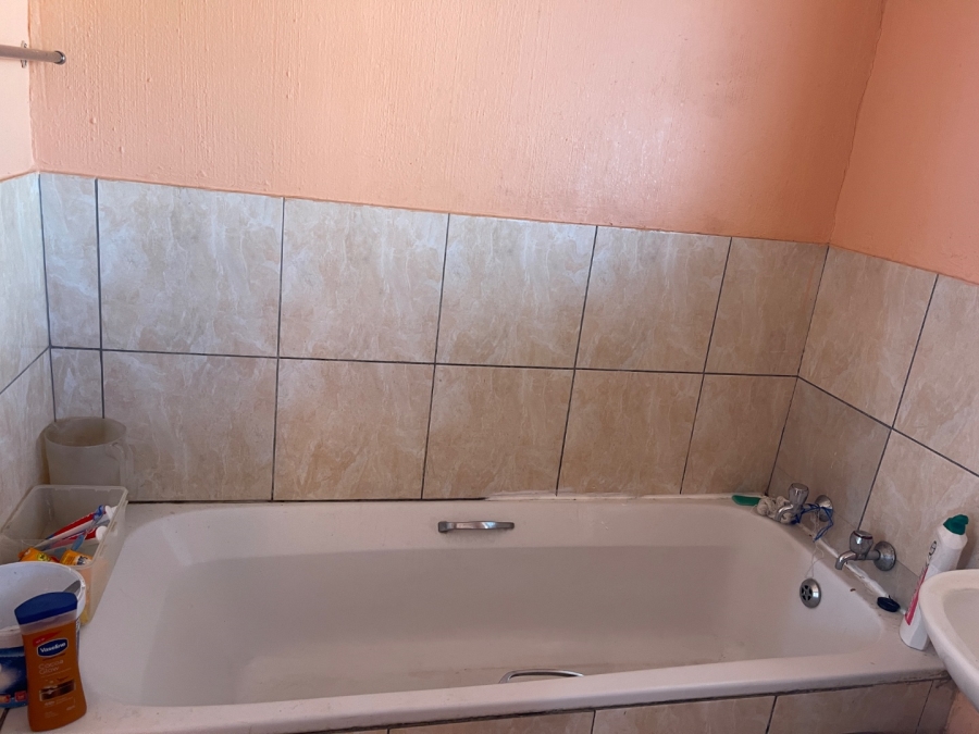3 Bedroom Property for Sale in Clayville East Gauteng
