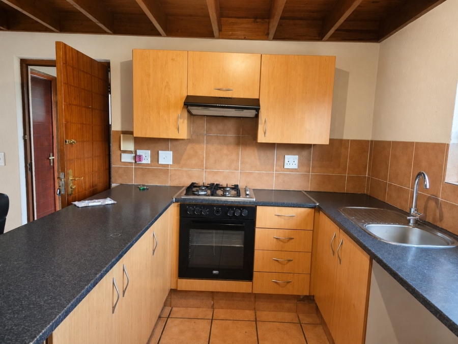 2 Bedroom Property for Sale in Sunninghill Gauteng