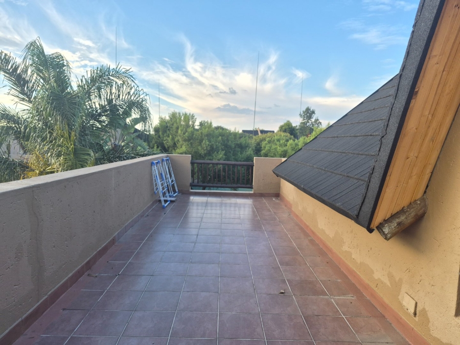 2 Bedroom Property for Sale in Sunninghill Gauteng