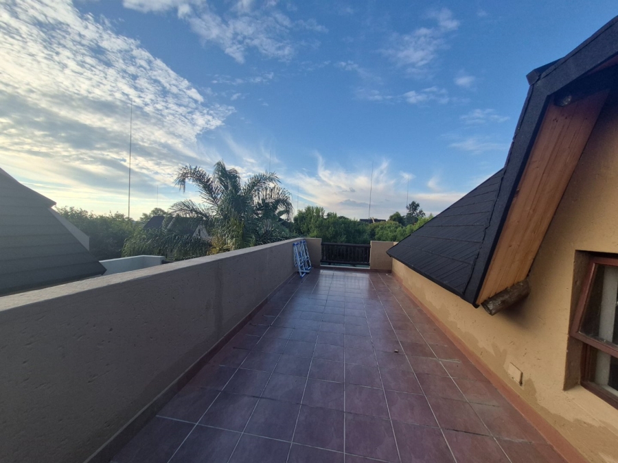 2 Bedroom Property for Sale in Sunninghill Gauteng