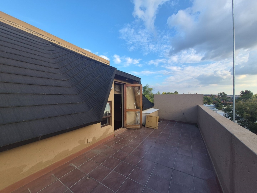 2 Bedroom Property for Sale in Sunninghill Gauteng