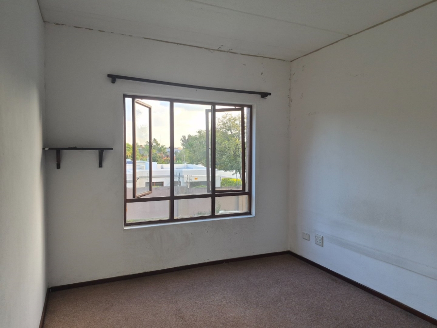 2 Bedroom Property for Sale in Sunninghill Gauteng
