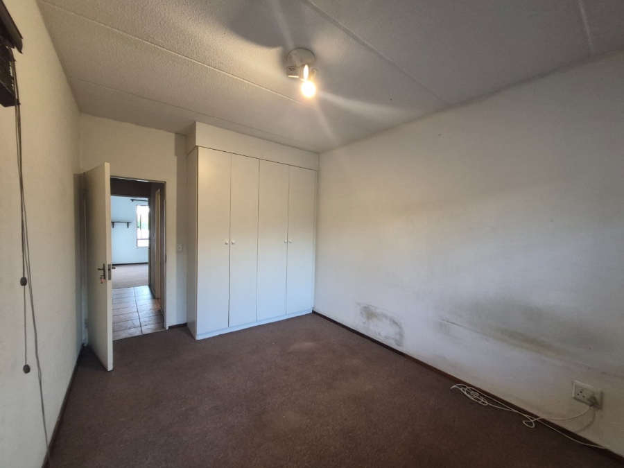 2 Bedroom Property for Sale in Sunninghill Gauteng