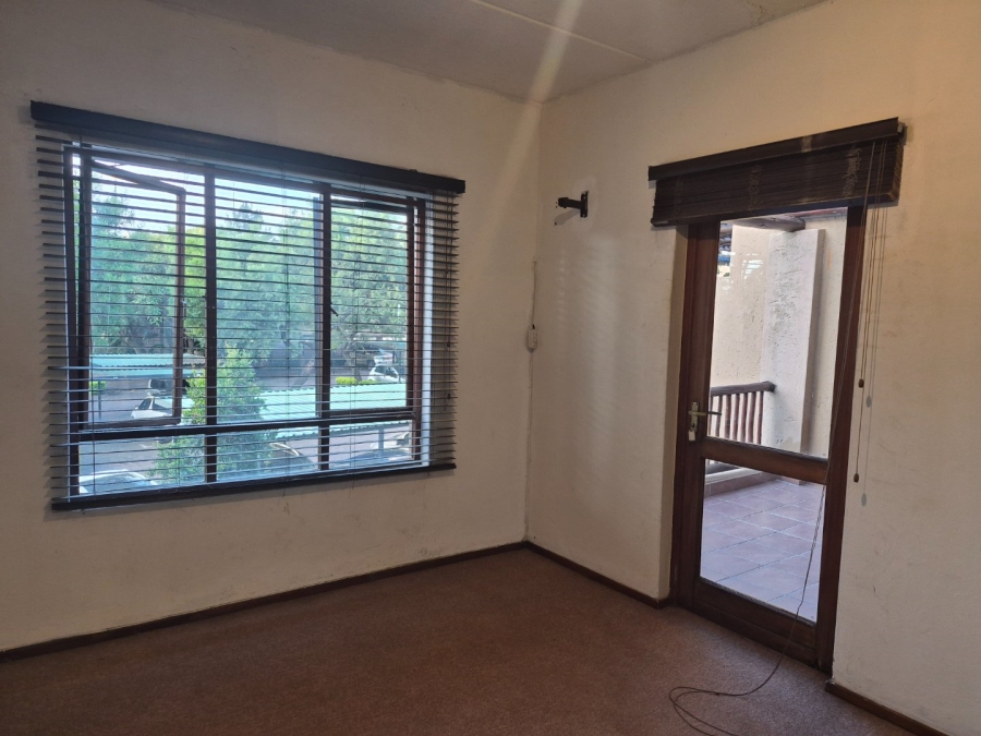 2 Bedroom Property for Sale in Sunninghill Gauteng