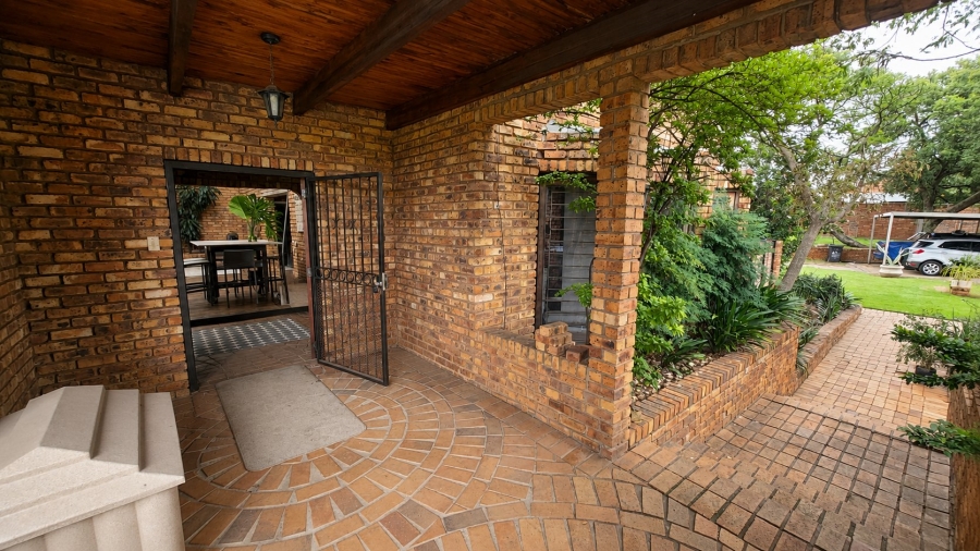 Commercial Property for Sale in Mnandi Gauteng