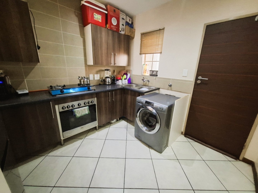 To Let 2 Bedroom Property for Rent in Monavoni A H Gauteng
