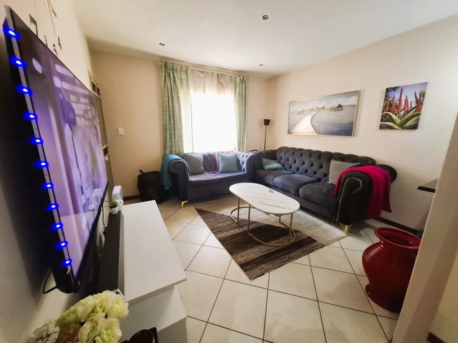 To Let 2 Bedroom Property for Rent in Monavoni A H Gauteng