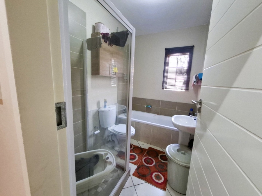 To Let 2 Bedroom Property for Rent in Monavoni A H Gauteng