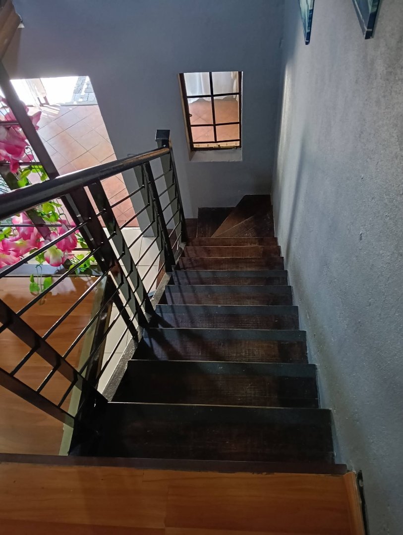2 Bedroom Property for Sale in Rooihuiskraal North Gauteng