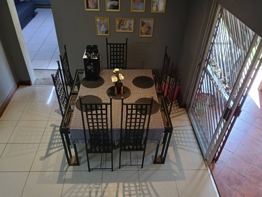 2 Bedroom Property for Sale in Rooihuiskraal North Gauteng