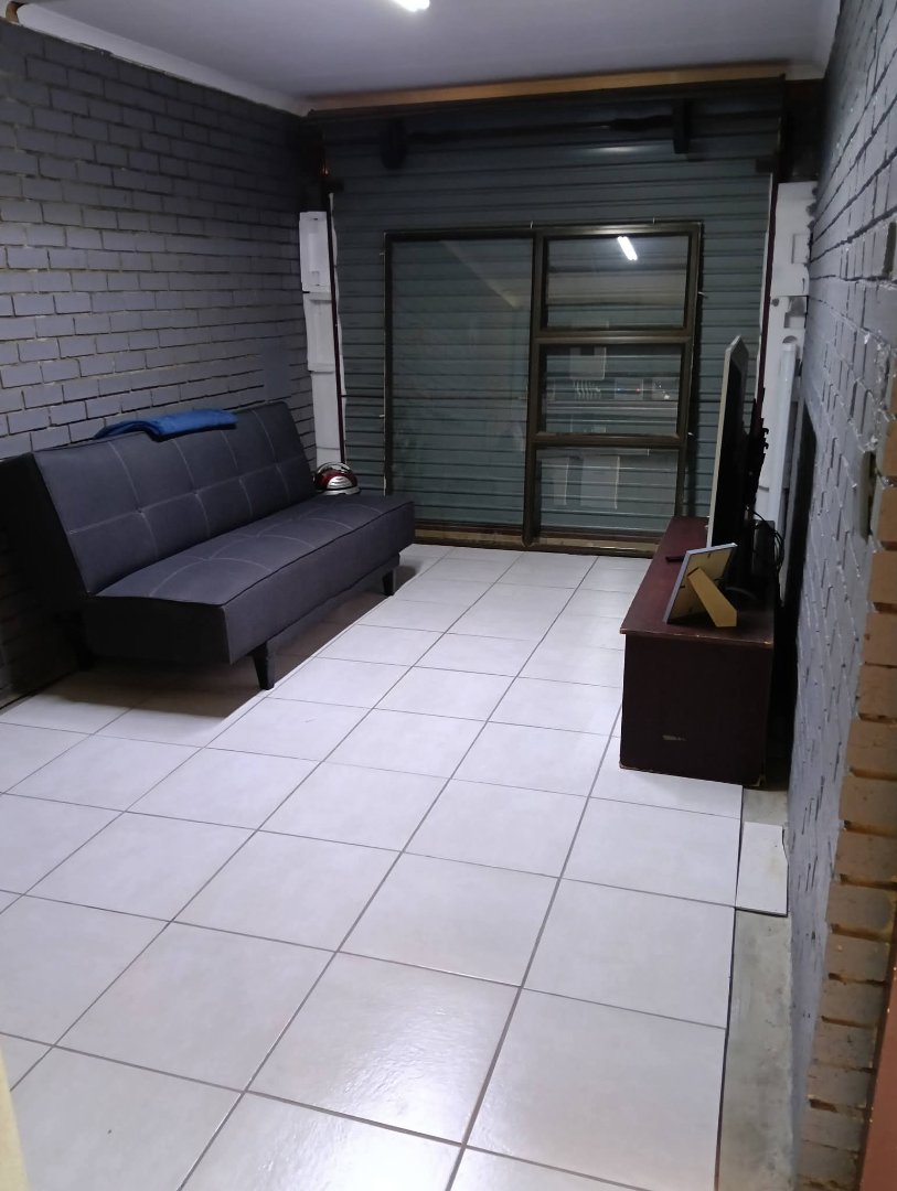 2 Bedroom Property for Sale in Rooihuiskraal North Gauteng
