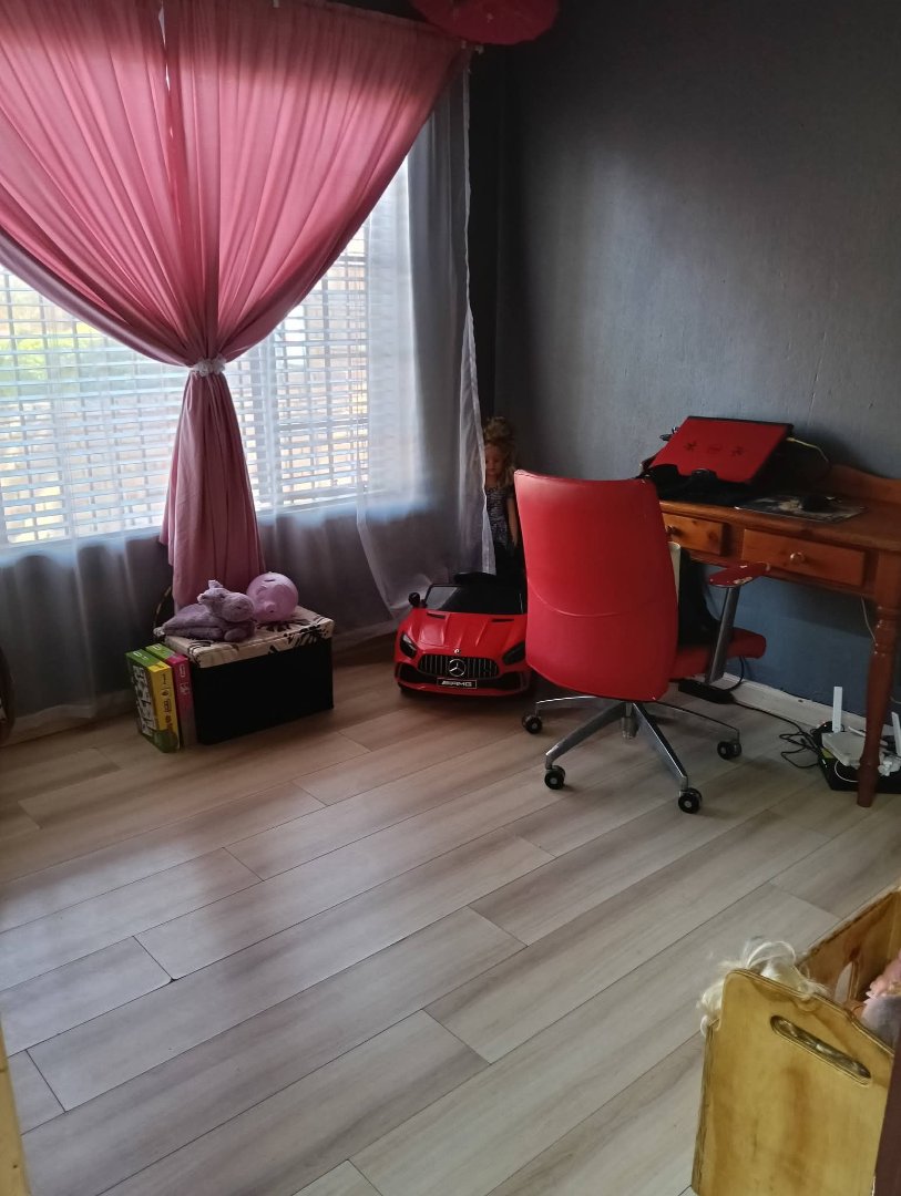 2 Bedroom Property for Sale in Rooihuiskraal North Gauteng