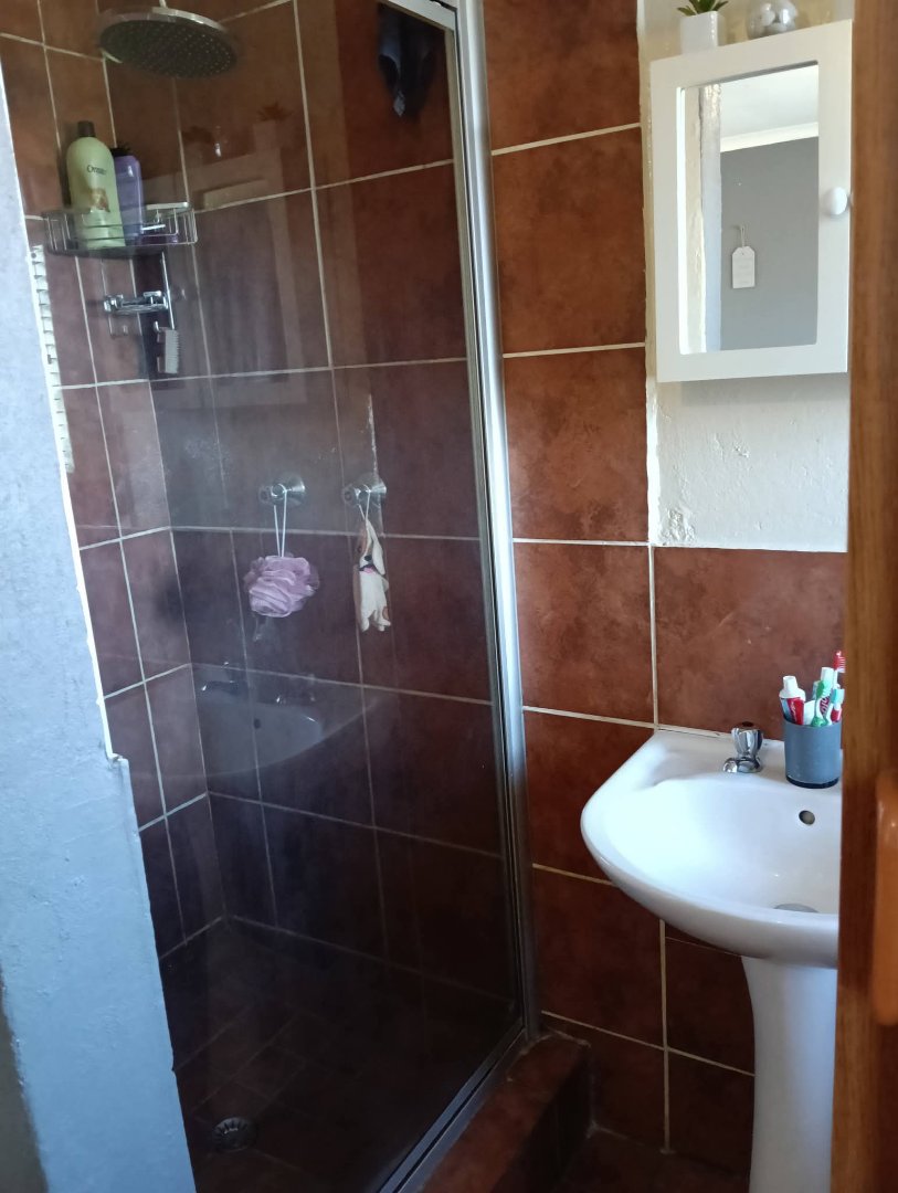 2 Bedroom Property for Sale in Rooihuiskraal North Gauteng