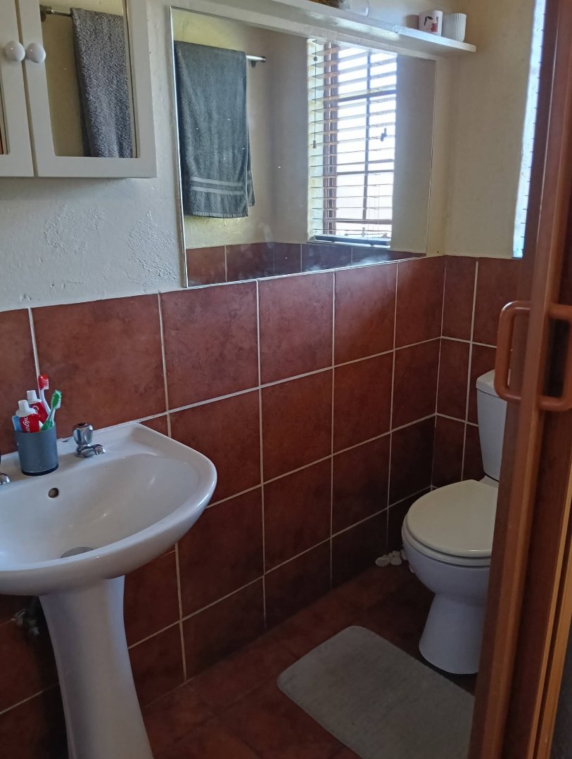 2 Bedroom Property for Sale in Rooihuiskraal North Gauteng