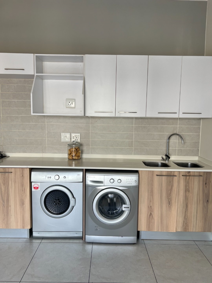 To Let 1 Bedroom Property for Rent in Modderfontein Gauteng