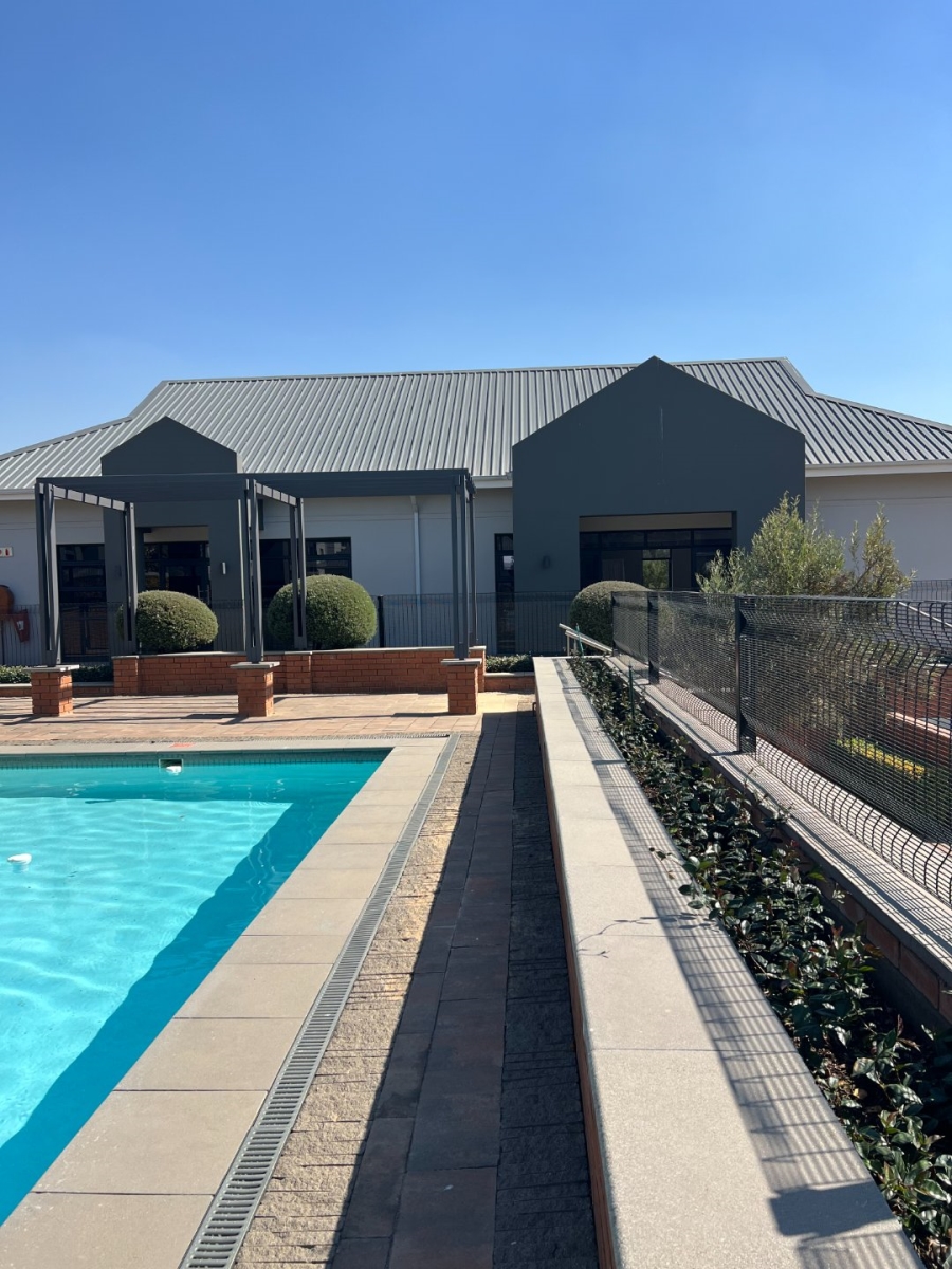 To Let 1 Bedroom Property for Rent in Modderfontein Gauteng