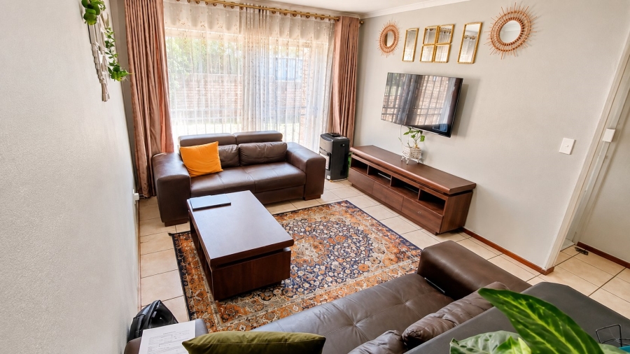 2 Bedroom Property for Sale in Heuwelsig Estate Gauteng