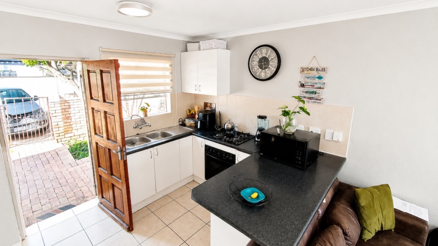 2 Bedroom Property for Sale in Heuwelsig Estate Gauteng