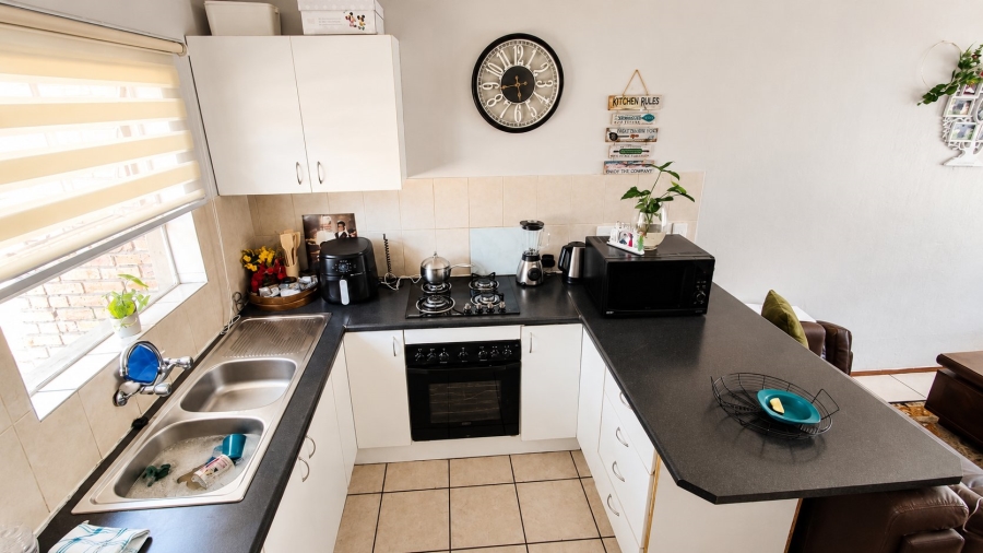 2 Bedroom Property for Sale in Heuwelsig Estate Gauteng