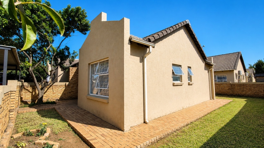 2 Bedroom Property for Sale in Heuwelsig Estate Gauteng