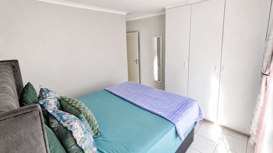2 Bedroom Property for Sale in Heuwelsig Estate Gauteng