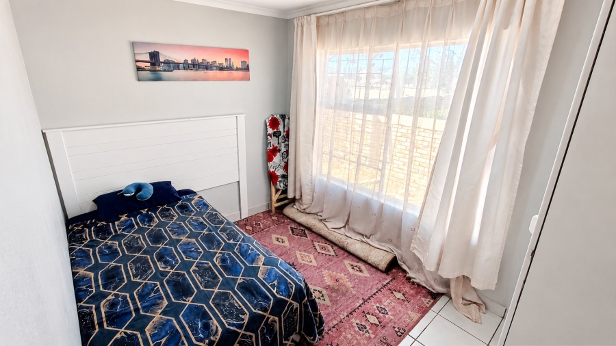 2 Bedroom Property for Sale in Heuwelsig Estate Gauteng