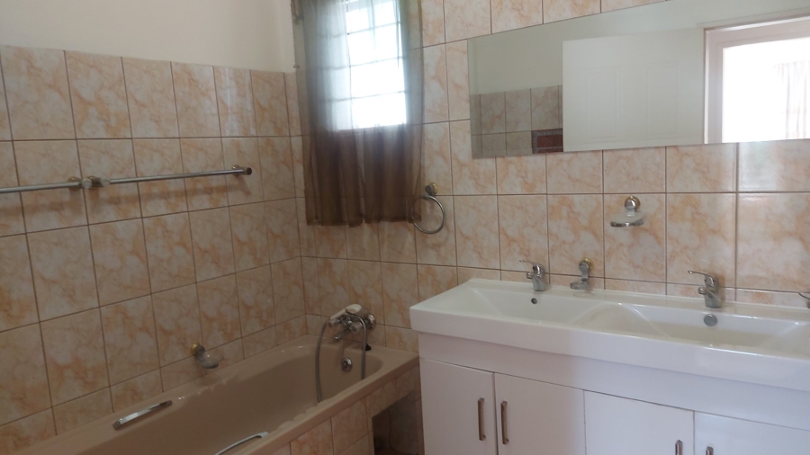 To Let 3 Bedroom Property for Rent in Brooklyn Gauteng