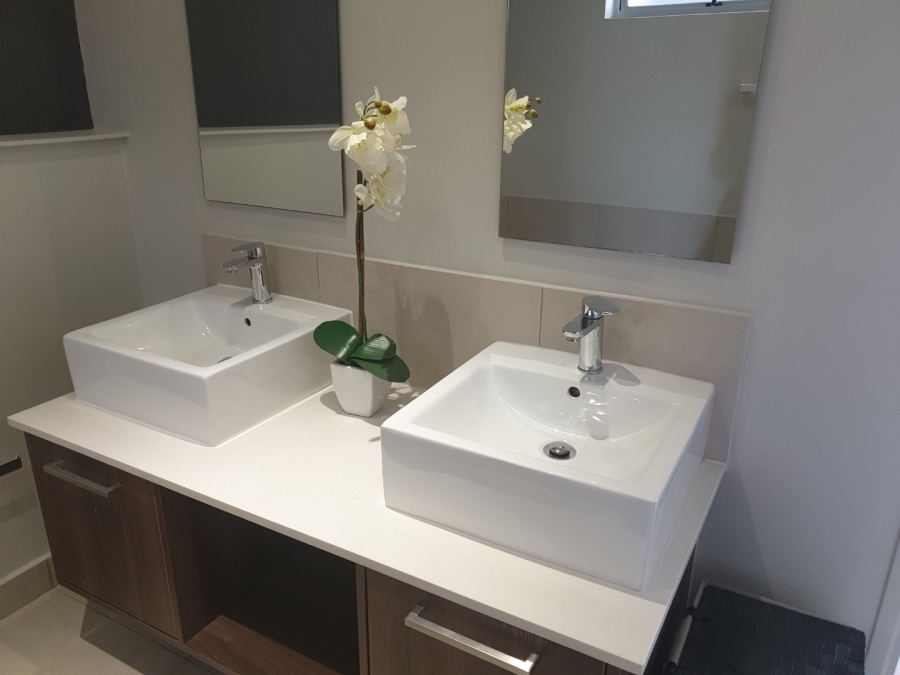 To Let 2 Bedroom Property for Rent in Atholl Gauteng