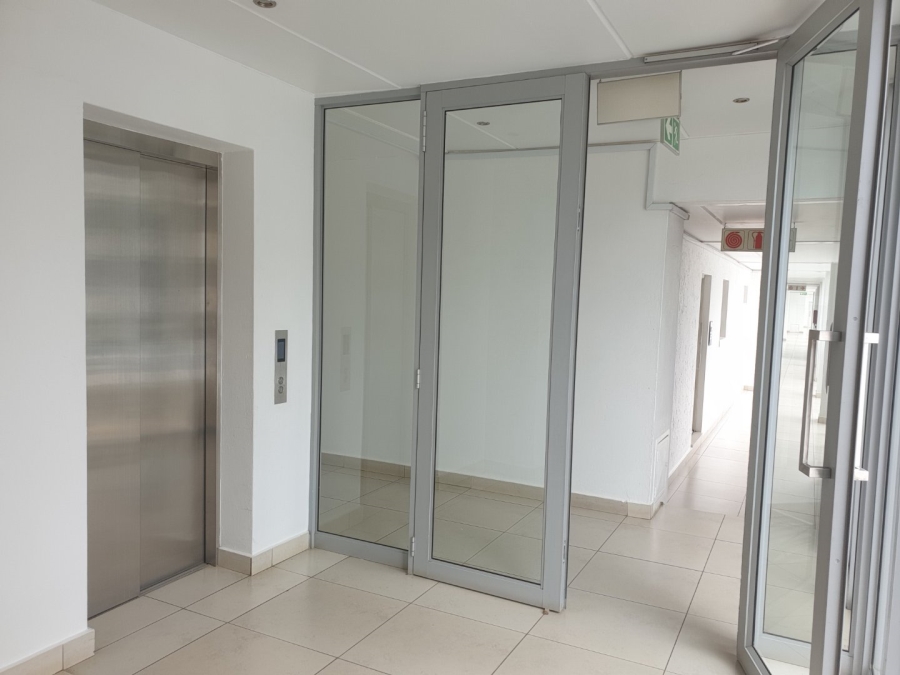 To Let 2 Bedroom Property for Rent in Atholl Gauteng