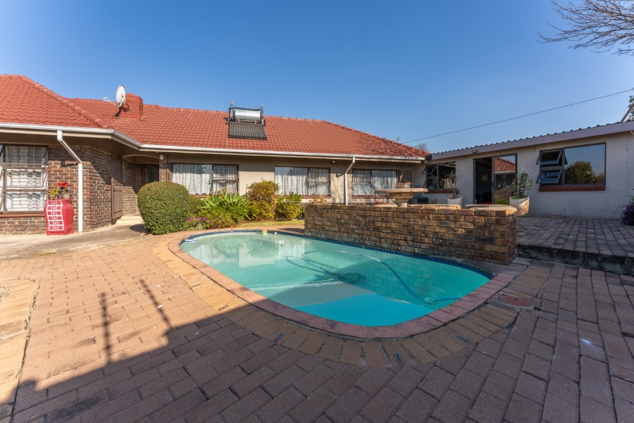3 Bedroom Property for Sale in Eastleigh Gauteng