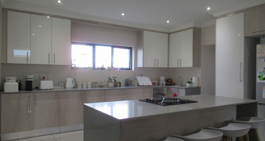 4 Bedroom Property for Sale in Northcliff Gauteng