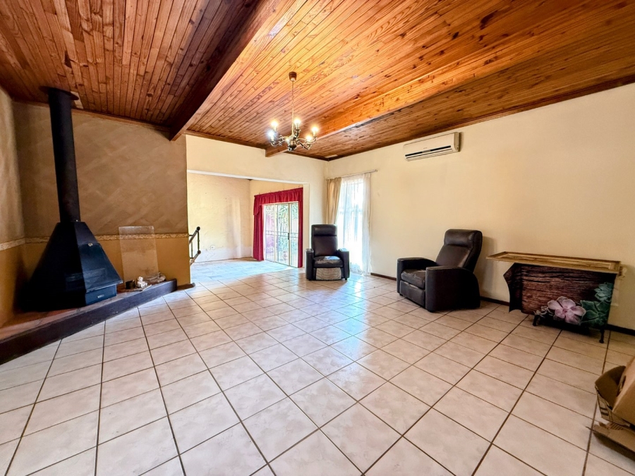 4 Bedroom Property for Sale in Annlin Gauteng