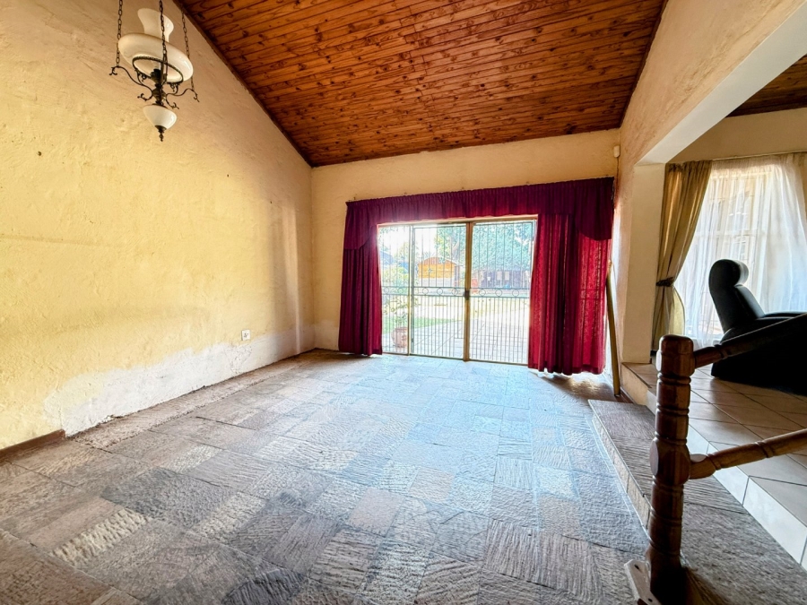 4 Bedroom Property for Sale in Annlin Gauteng