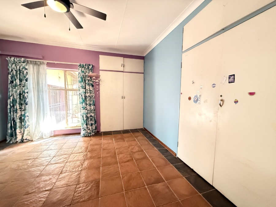 4 Bedroom Property for Sale in Annlin Gauteng