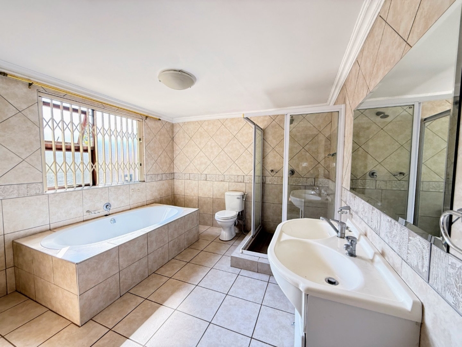 4 Bedroom Property for Sale in Annlin Gauteng