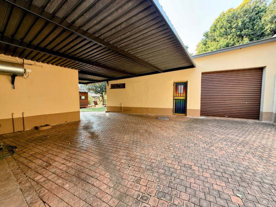 4 Bedroom Property for Sale in Annlin Gauteng