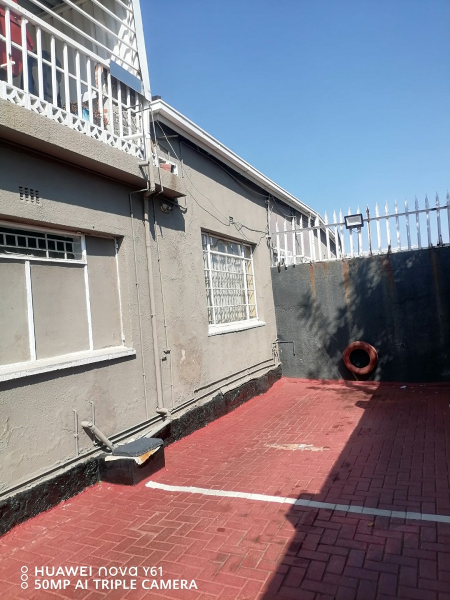 10 Bedroom Property for Sale in Troyeville Gauteng
