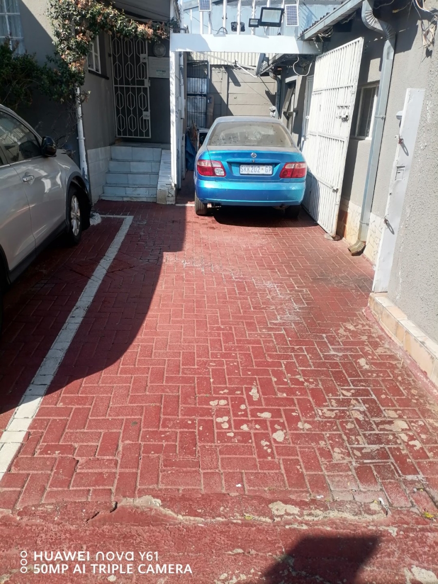 10 Bedroom Property for Sale in Troyeville Gauteng
