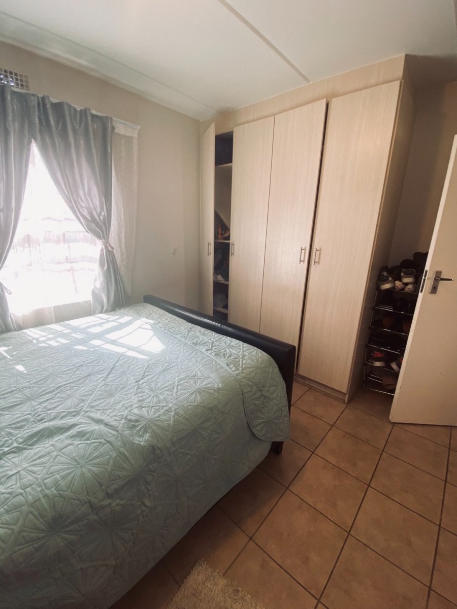 2 Bedroom Property for Sale in Noordwyk Gauteng