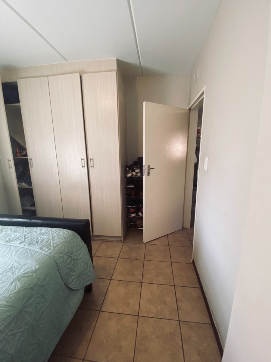2 Bedroom Property for Sale in Noordwyk Gauteng