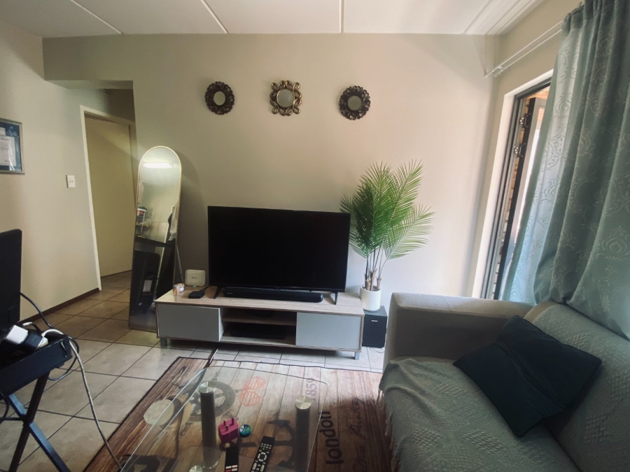 2 Bedroom Property for Sale in Noordwyk Gauteng